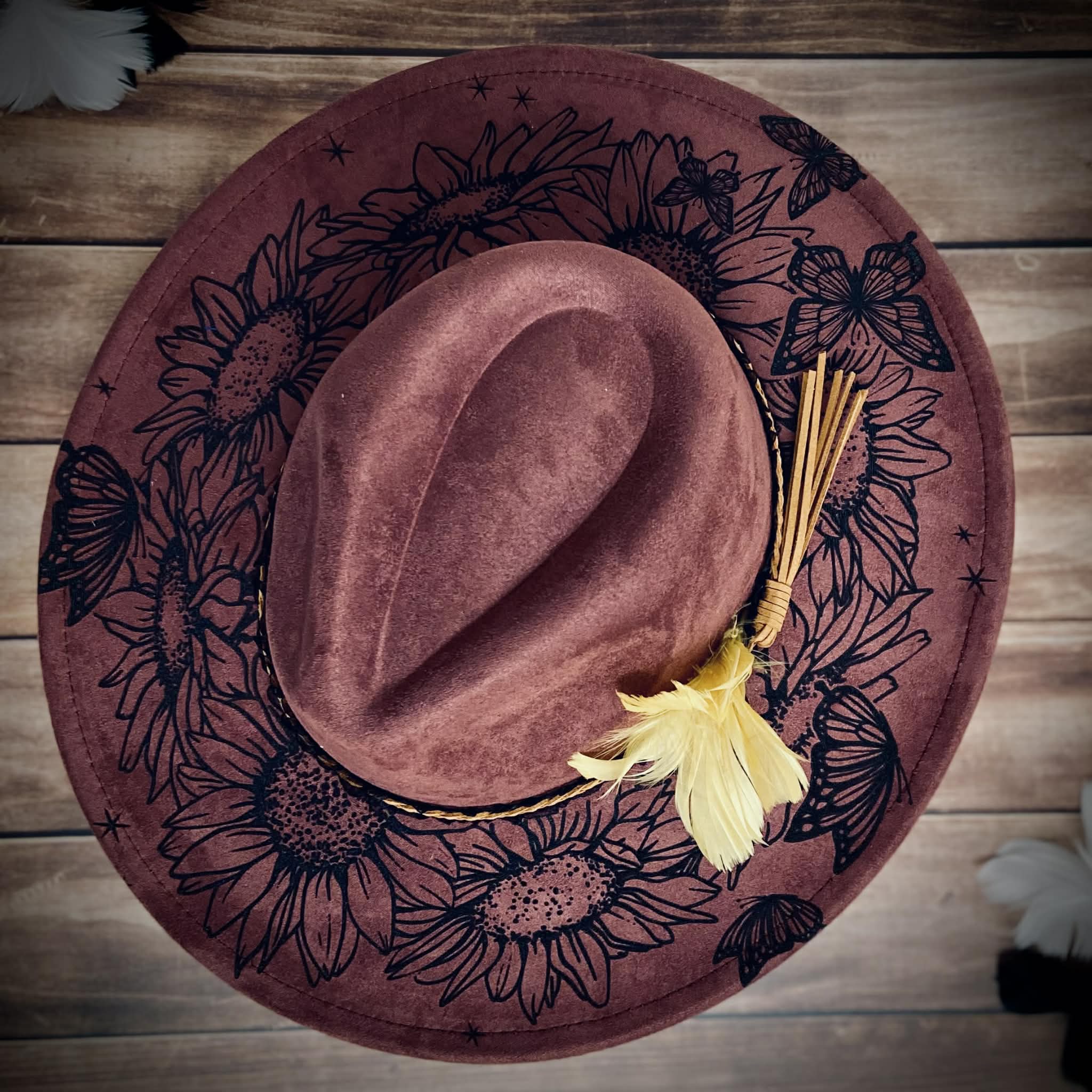 Sunflower Engraved Suede Hat in Merlot